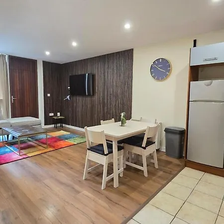 Charming Newly Renovated 2 Bed With Free Parking * Galway
