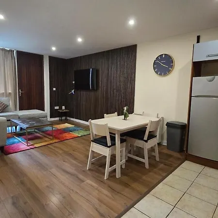Appartement Charming Newly Renovated 2 Bed With Free Parking *